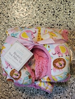 le bebe Pink Safari Baby Blanket & Neck Pillow Set